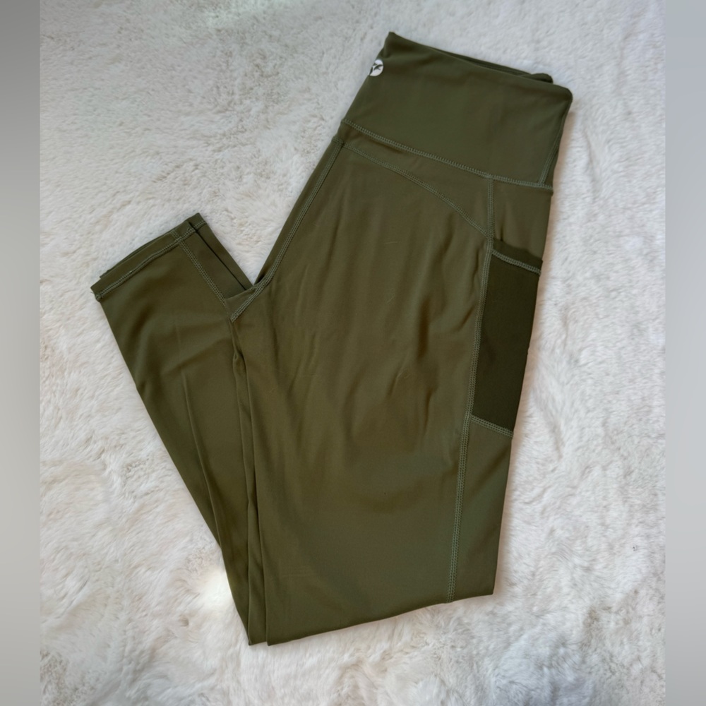 Itworks Confidence label green leggings